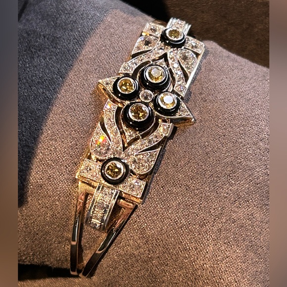 2.63 TCW Estate Diamond, Gold, and Platinum Bangle Bracelet - Picture 4 of 5